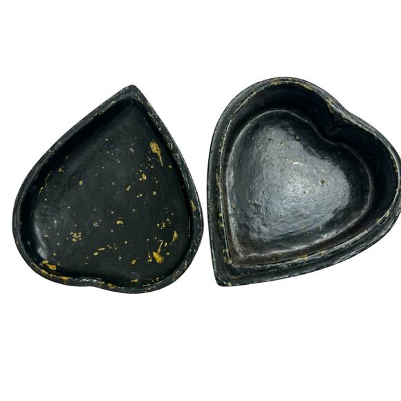 Vintage India paper Mâché trinket heart shape box Bird Tree hand painted signed - Picture 10 of 15